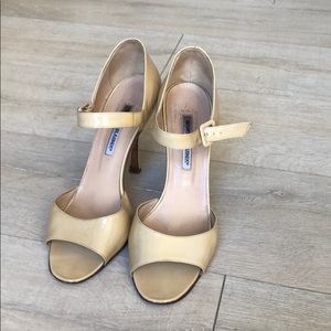 Manolo Blahnik size 10 Pumps